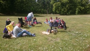 Men, fika hade vi ju med själva, och yorkarna deltog som vanligt med liv och lust i allat matttarna och hussarna hade för sig.